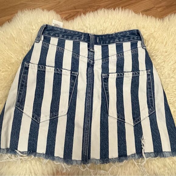 Abercrombie & Fitch Striped Denim Mini Skirt High Waist Raw Hem 24 - Picture 2 of 6